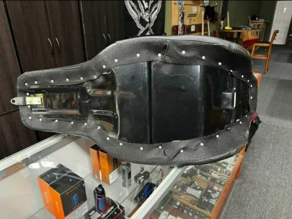 AdvanBlack seat for Harley Davidson touring models - Image 3