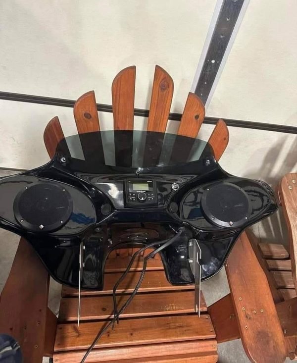 Black Saddlebags with Speakers - Image 3