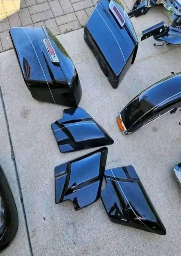 Complete set of 2017 Harley Davidson Tri Glide Ultra Classic - Image 2