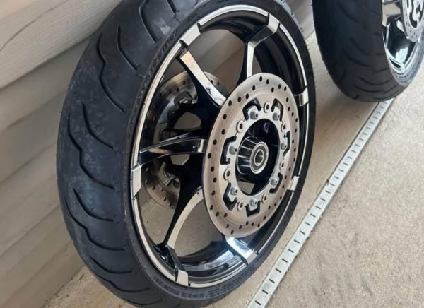 2011 Harley Davidson Street Glide CVO Wheel