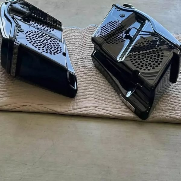 Saddlebags with Speaker Lids