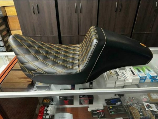 AdvanBlack Seat for Harley Davidson